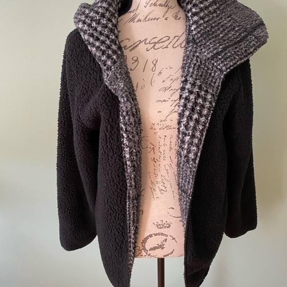 Women’s Reversible Sherpa Hoodie/Jacket Size S/M - Picture 7 of 7